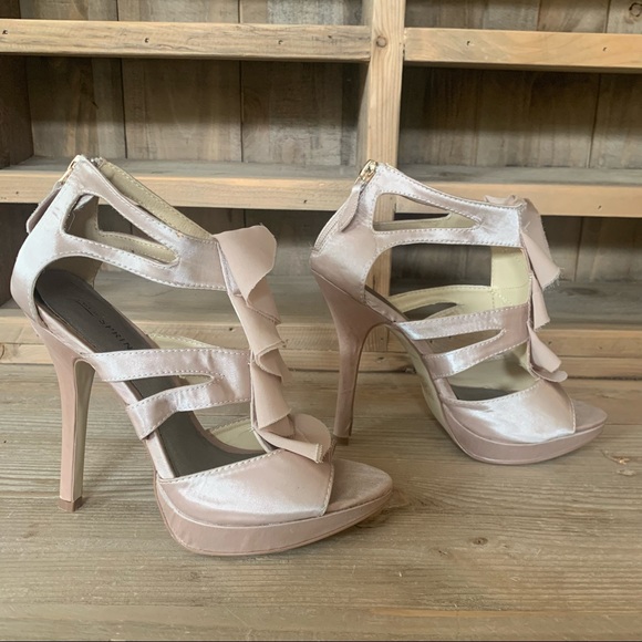 SATC inspired Peep Toe Heels - Never Worn - Picture 4 of 7